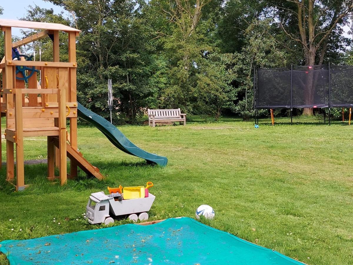 ホテル Kampeerplaats Glamping Essenhof アーフテーケルケ エクステリア 写真